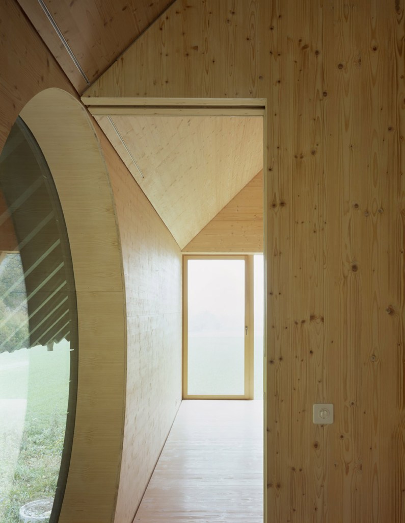 5327b536c07a8042fc0002f0_house-in-balsthal-pascal-flammer-architekten_balsthal_010s_-ioana_marinescu