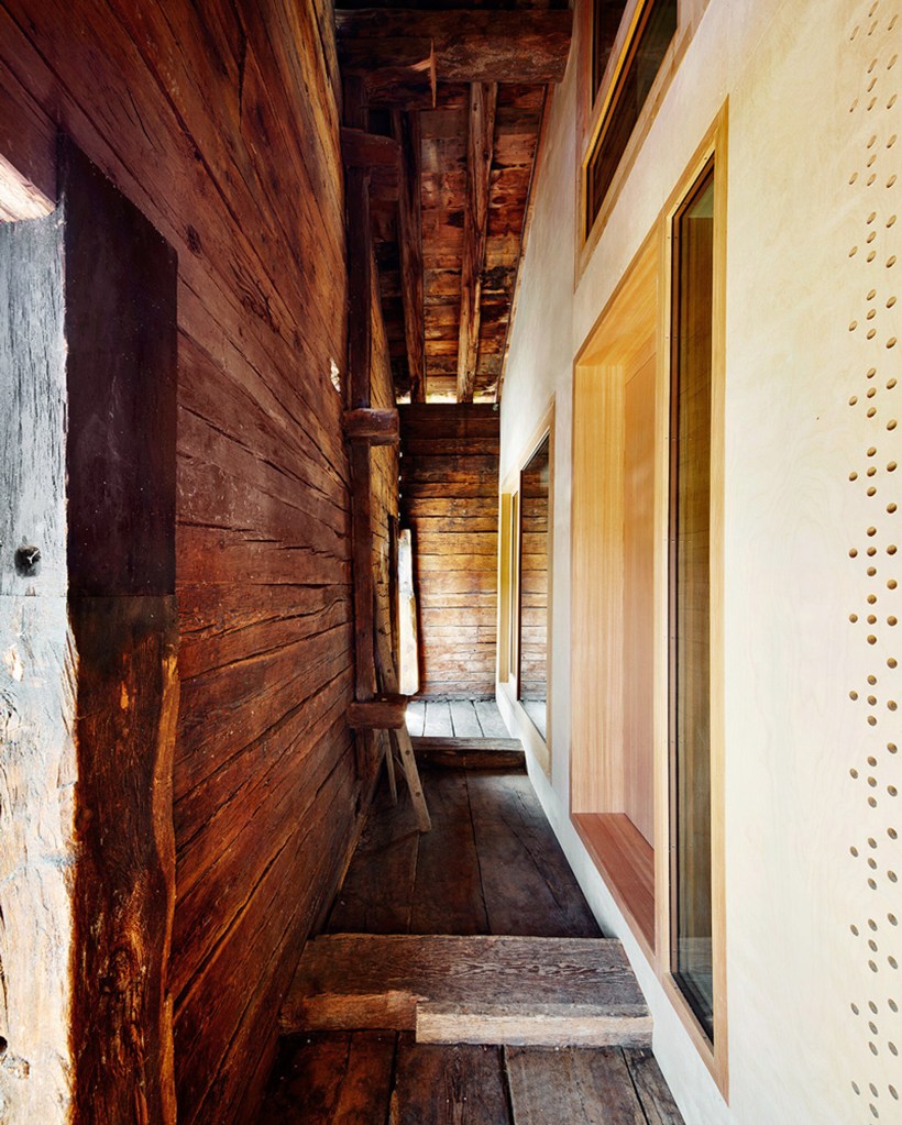 533b8a82c07a804fdc000091_casa-c-camponovo-baumgartner-architekten_c-house-09_copia