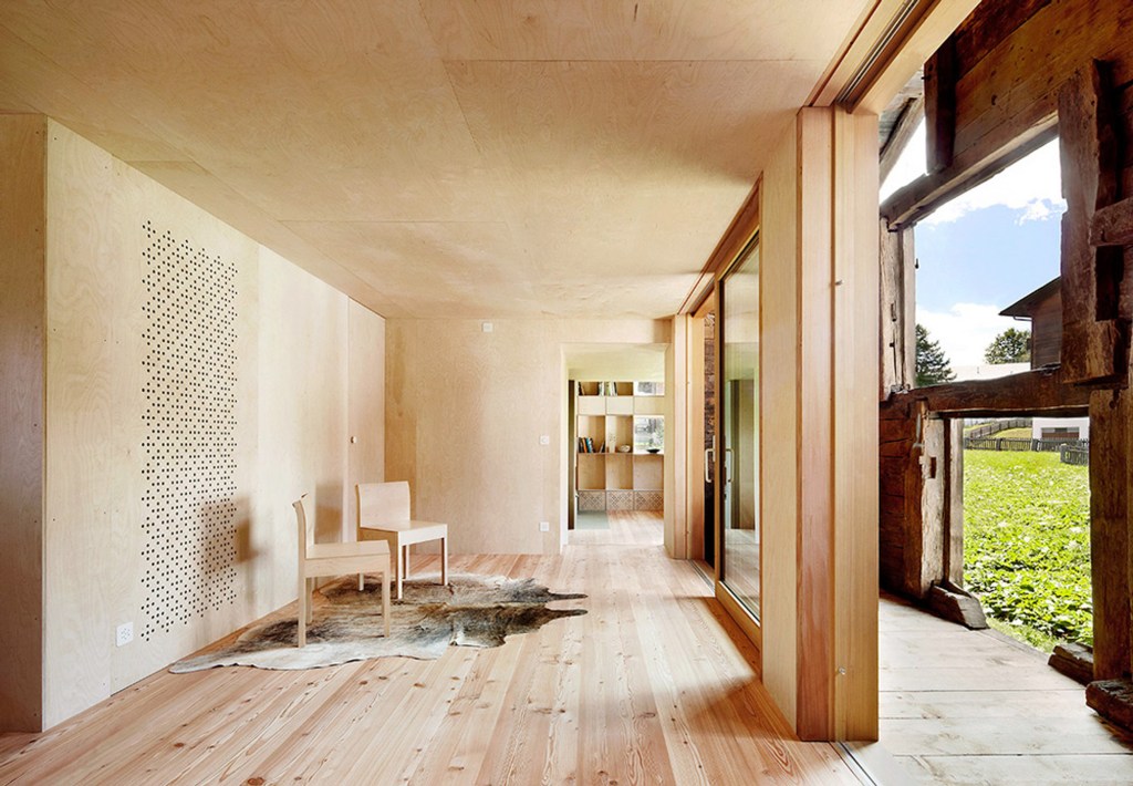 533b8adac07a807cd500008e_casa-c-camponovo-baumgartner-architekten_c-house-16_copia