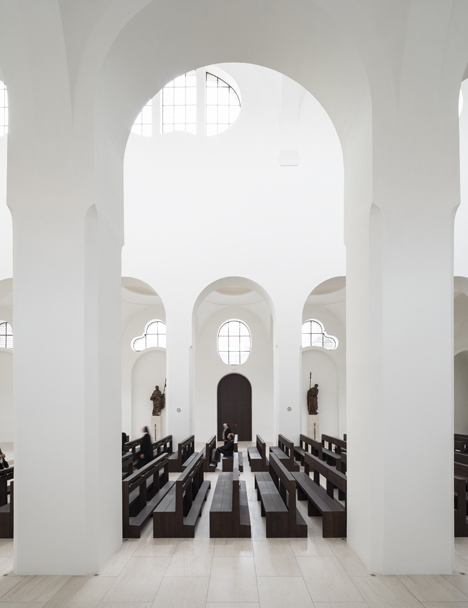 dezeen_St-Moritz-Church-by-John-Pawson_5p