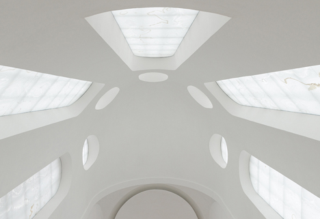 dezeen_St-Moritz-Church-by-John-Pawson_9p