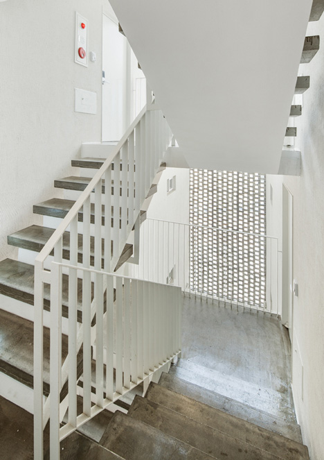 dezeen_Beyond-the-Screen-by-OBBA_11