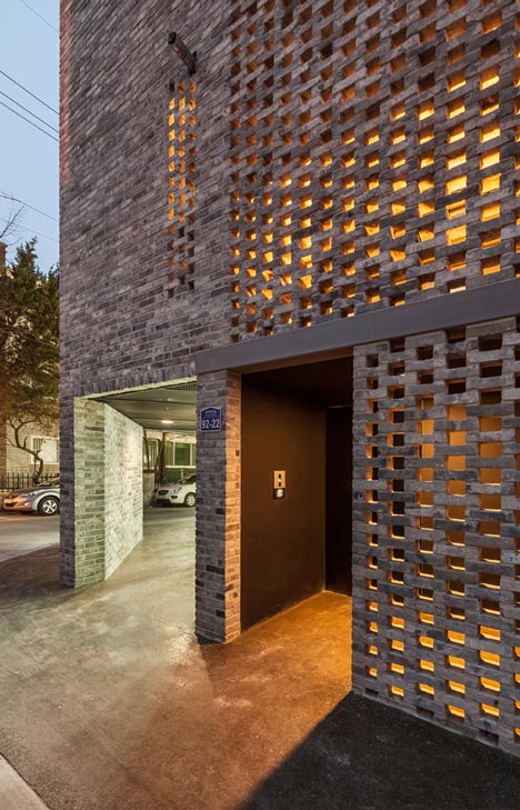 dezeen_Beyond-the-Screen-by-OBBA_19