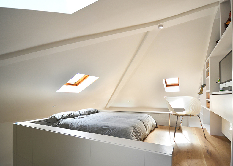 dezeen_Loft-conversion-in-camden-by-Craft-design_ss_5