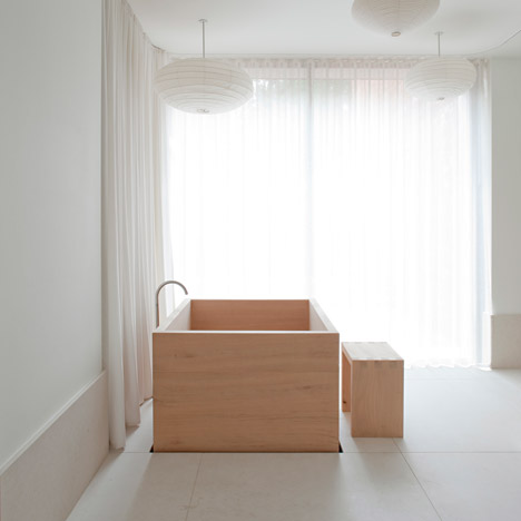Refurbishment-and-Extension-of-Grade-ll-Victorian-House-in-London-by-SevilPeach_dezeen_468_3
