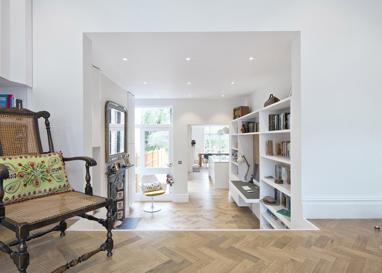 Rosa-and-Johns-home-by-Zminkowska-De-Boise-Architects_dezeen_784_0