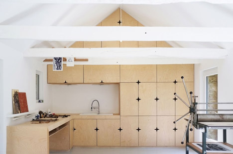 Old-barn-convertion-artist-studio-Brittany-Modal-Architecture_dezeen_468_16