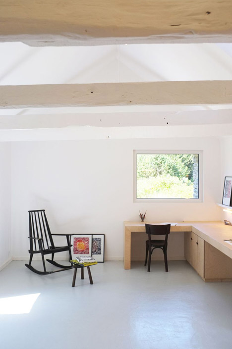 Old-barn-convertion-artist-studio-Brittany-Modal-Architecture_dezeen_468_3
