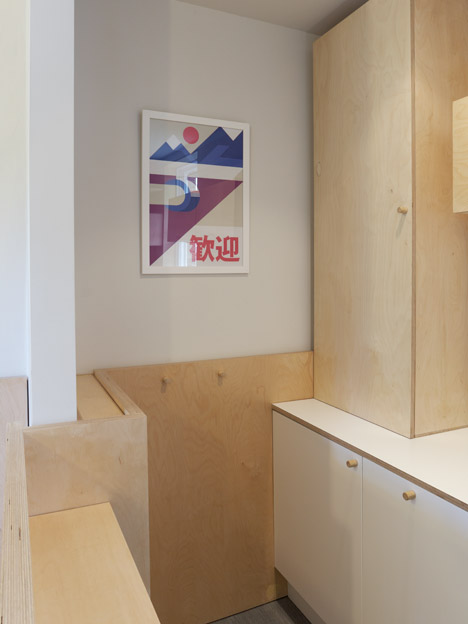 Split-Level-Apartment-Snaresbrook-by-Carl-Trenfield-Architects_dezeen_468_5