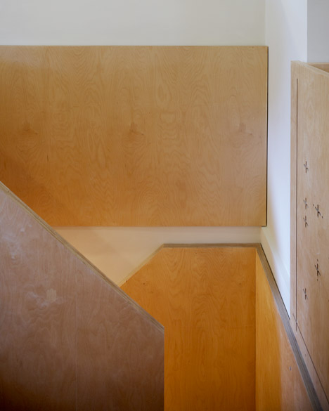 Split-Level-Apartment-Snaresbrook-by-Carl-Trenfield-Architects_dezeen_468_6