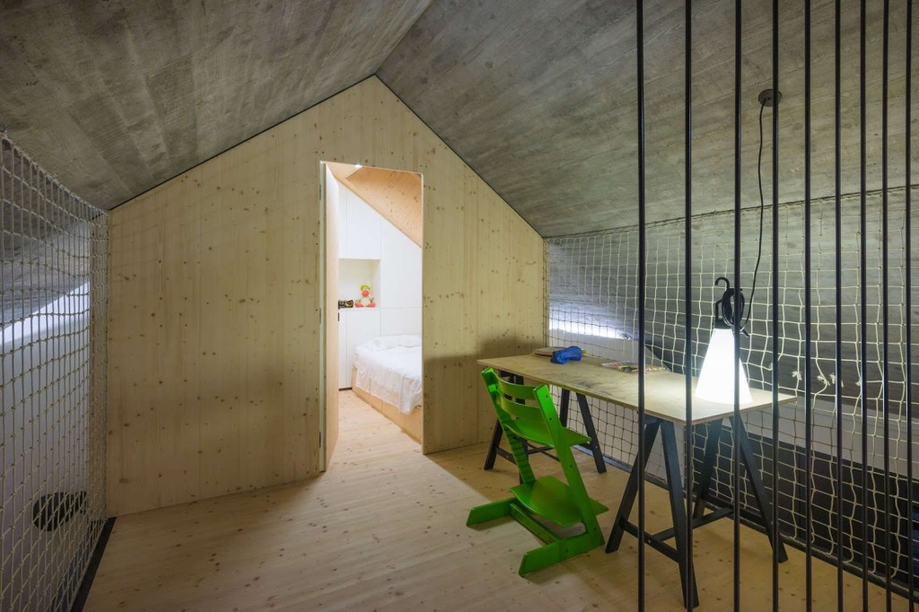 Dekleva Gregoric Arhitekti . compact karst house . Vrhovlje (14)