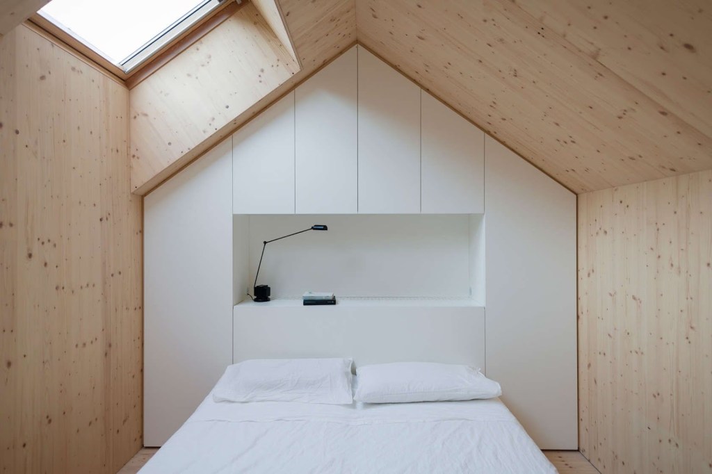 Dekleva Gregoric Arhitekti . compact karst house . Vrhovlje (17)