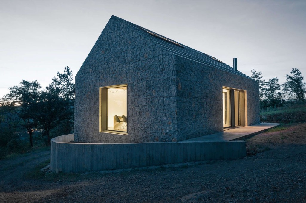 Dekleva Gregoric Arhitekti . compact karst house . Vrhovlje (4)