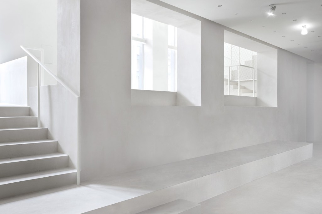 domus-07-chipperfield-driade-milano