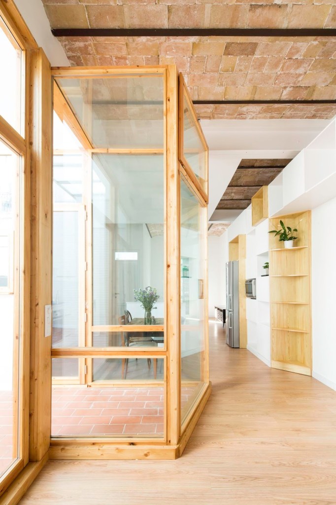 CAVAA . Vivienda y patio en el Poblenou . Barcelona (1)