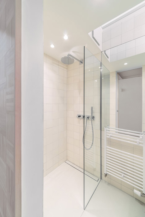 Micro-Apartment-in-Berlin-by-Spamroom-and-Johnpaulcoss_dezeen_468_13
