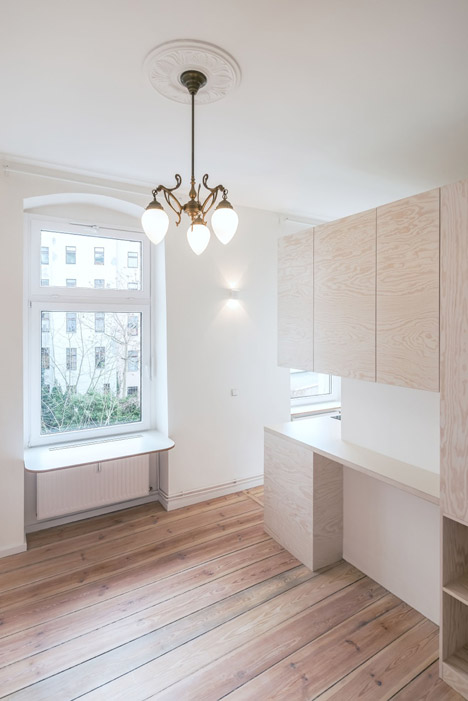Micro-Apartment-in-Berlin-by-Spamroom-and-Johnpaulcoss_dezeen_468_8
