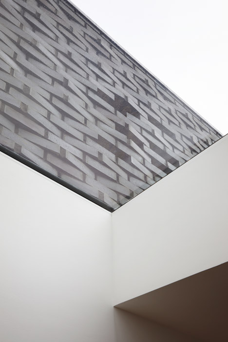 The-Brick-House-by-Fraher-Architects_dezeen_468_6