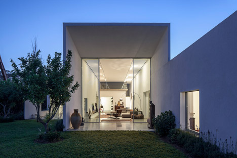 T-A-House-by-Paritzki-and-Liani-Architects_dezeen_468_21