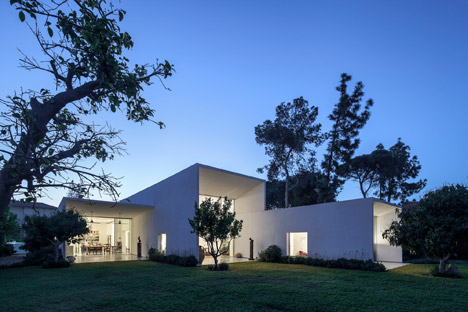 T-A-House-by-Paritzki-and-Liani-Architects_dezeen_468_22