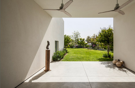 T-A-House-by-Paritzki-and-Liani-Architects_dezeen_468_5